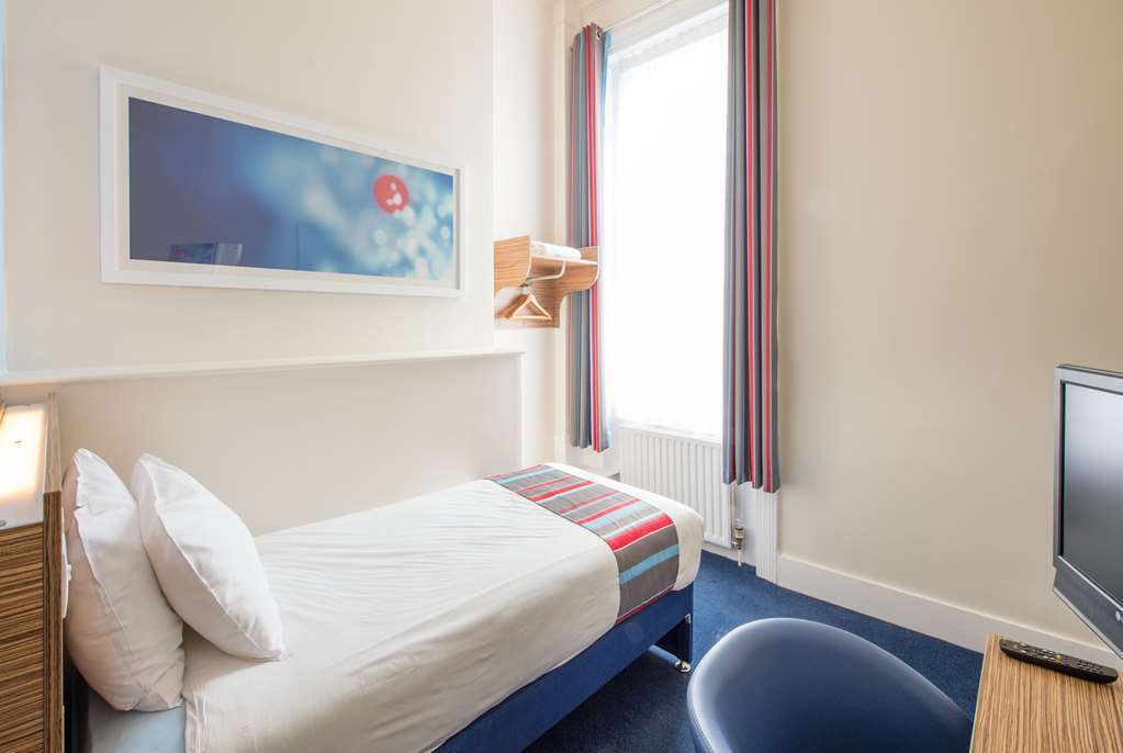 Travelodge Walton On Thames Værelse billede